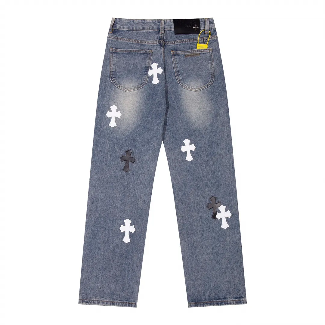 P250 style number: H432 Chrome Hearts CH Chrome Hearts heavy industry damaged ripped high street jeans exude uninhibited personality and unique charm. Every wear and tear is carefully designed to present a unique artistic feel. Made of imported denim fabric, which has undergone heavy industrial washing and destruction treatment, the trousers show a super cool effect on the upper body, allowing you to dominate the fashion stage.  This is more than just a pair of jeans, it is an expression of attitude. With its unique design concept and ultimate pursuit of details, Croxin breaks traditional boundaries and defines the jeans trend in the new era. The trousers are made of double-layer woven fabric and matched with customized hardware, showing an incomparably beautiful and unique style, making every wearer the focus of fashion. Imported denim fabric, super heavy-duty washed and damaged, the upper body is super cool! Customized hardware, incomparably good-looking model. The production process is difficult. It has a high-street feel. Color: blue Size: S M L XL XXL